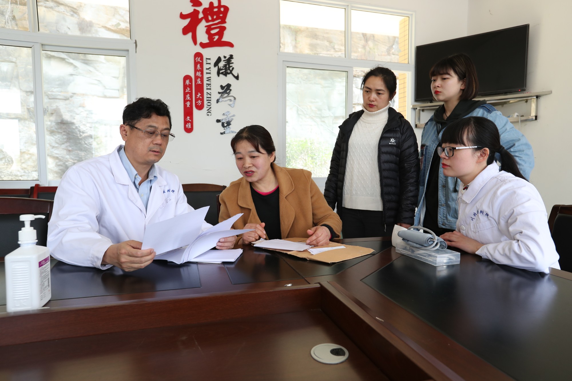 03、医院赴阆中市松垭庙村开展义诊活动